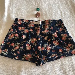 Calendar by be cool | velvety navy floral shorts M